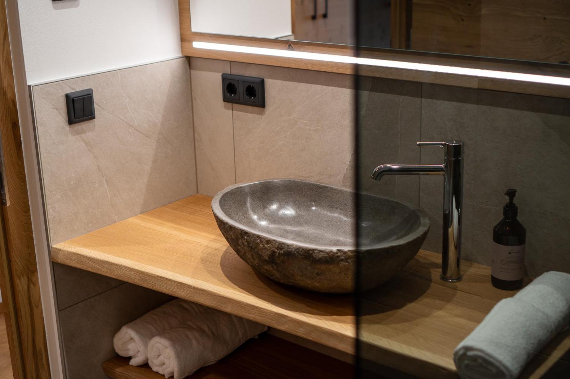 Lanzenschuster Hotel Сан Дженезио Атезино Екстериор снимка