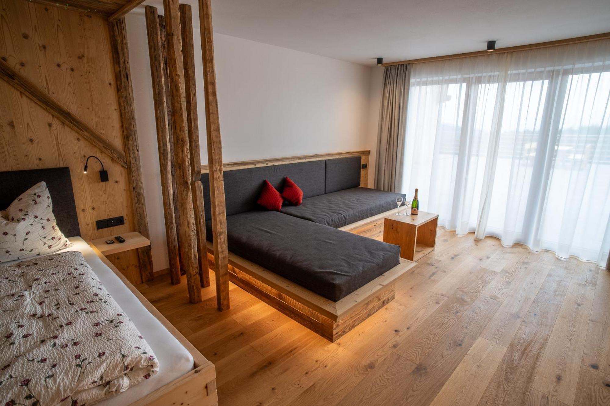 Lanzenschuster Hotel Сан Дженезио Атезино Екстериор снимка