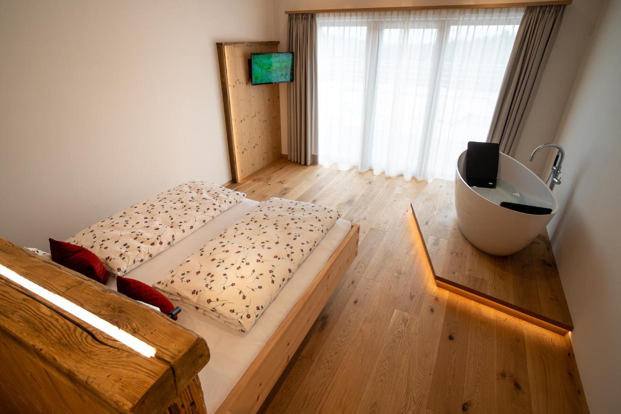 Lanzenschuster Hotel Сан Дженезио Атезино Екстериор снимка