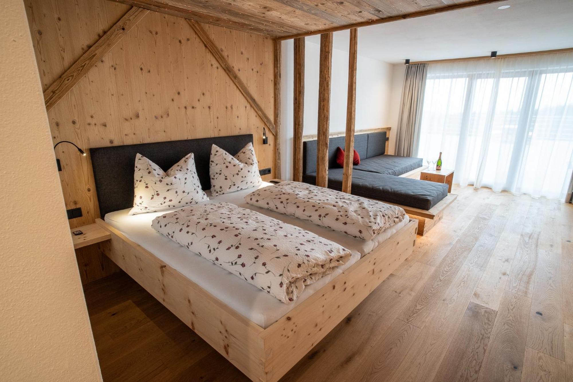 Lanzenschuster Hotel Сан Дженезио Атезино Екстериор снимка