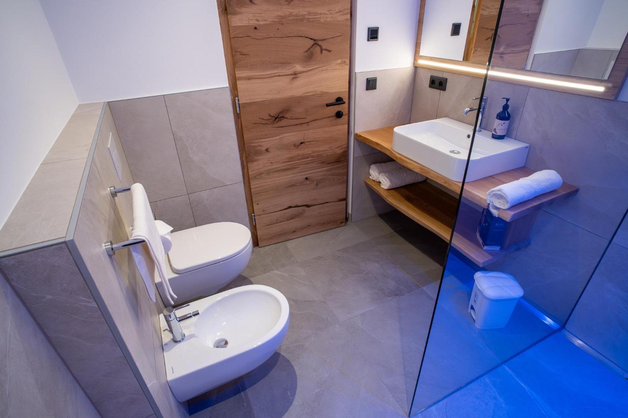 Lanzenschuster Hotel Сан Дженезио Атезино Екстериор снимка