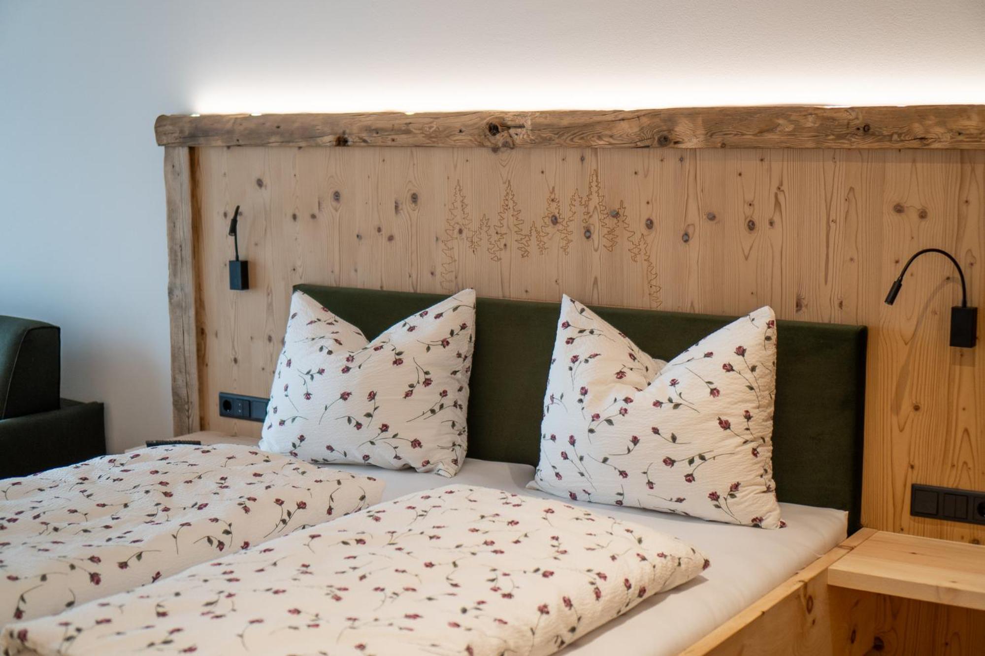 Lanzenschuster Hotel Сан Дженезио Атезино Екстериор снимка