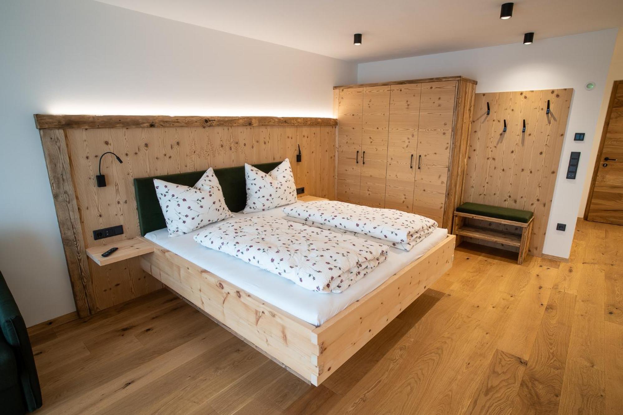 Lanzenschuster Hotel Сан Дженезио Атезино Екстериор снимка