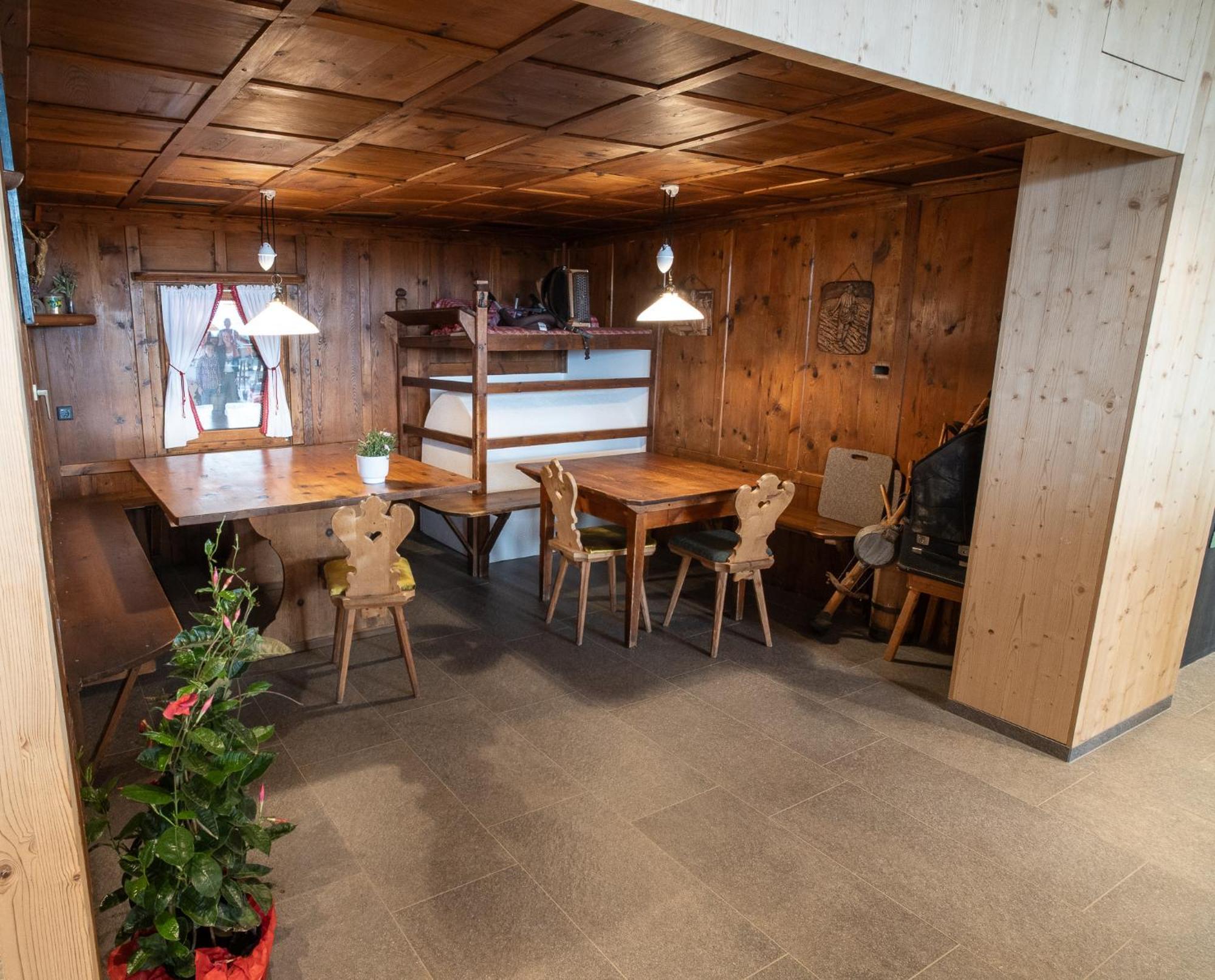 Lanzenschuster Hotel Сан Дженезио Атезино Екстериор снимка